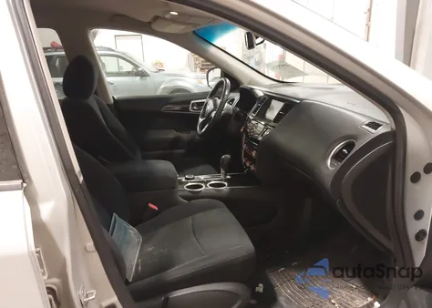 2016 Nissan Pathfinder Sv z USA, uszkodzony, nr VIN 5N1AR2MM6GC656825